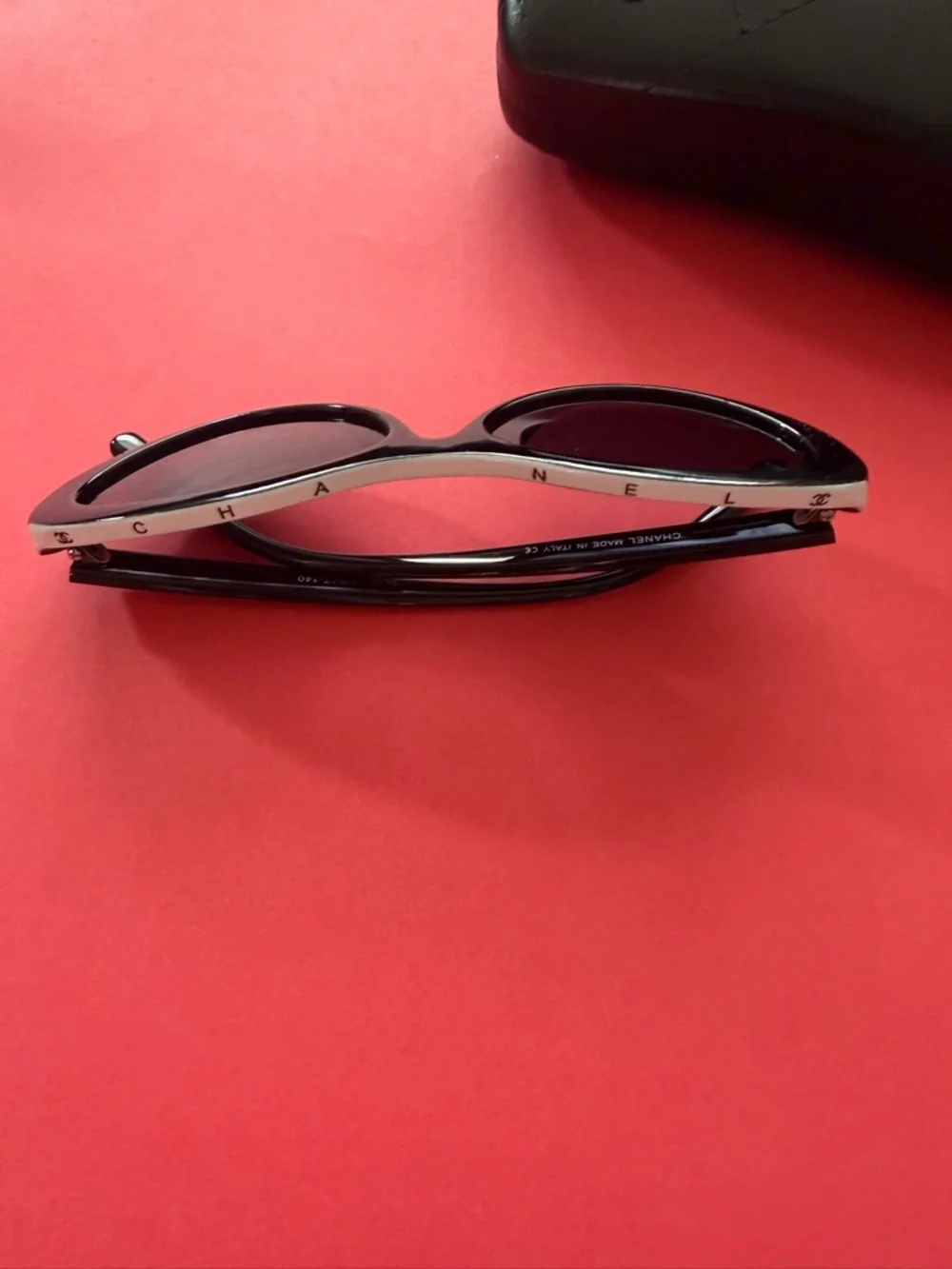 Black Sunglasses - Picture 15 of 16